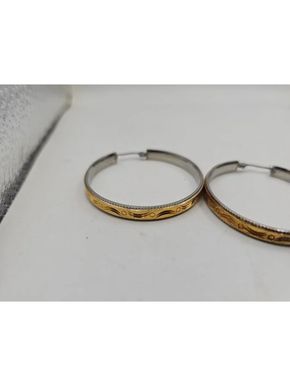 Unbranded silver gold